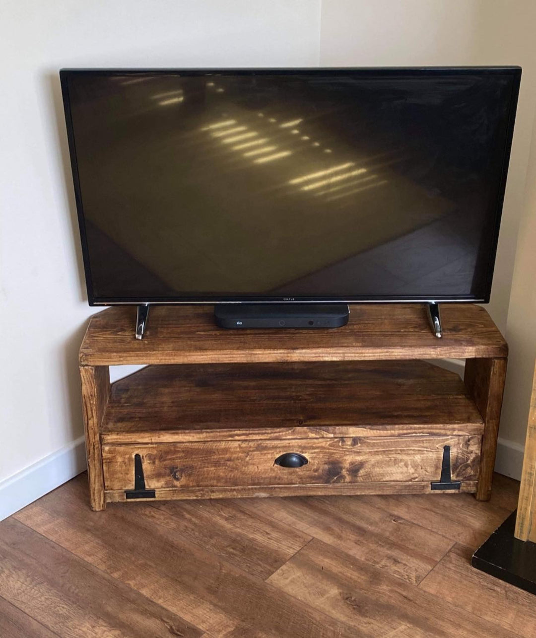 Rustic Corner Tv Unit - D&R Rustics